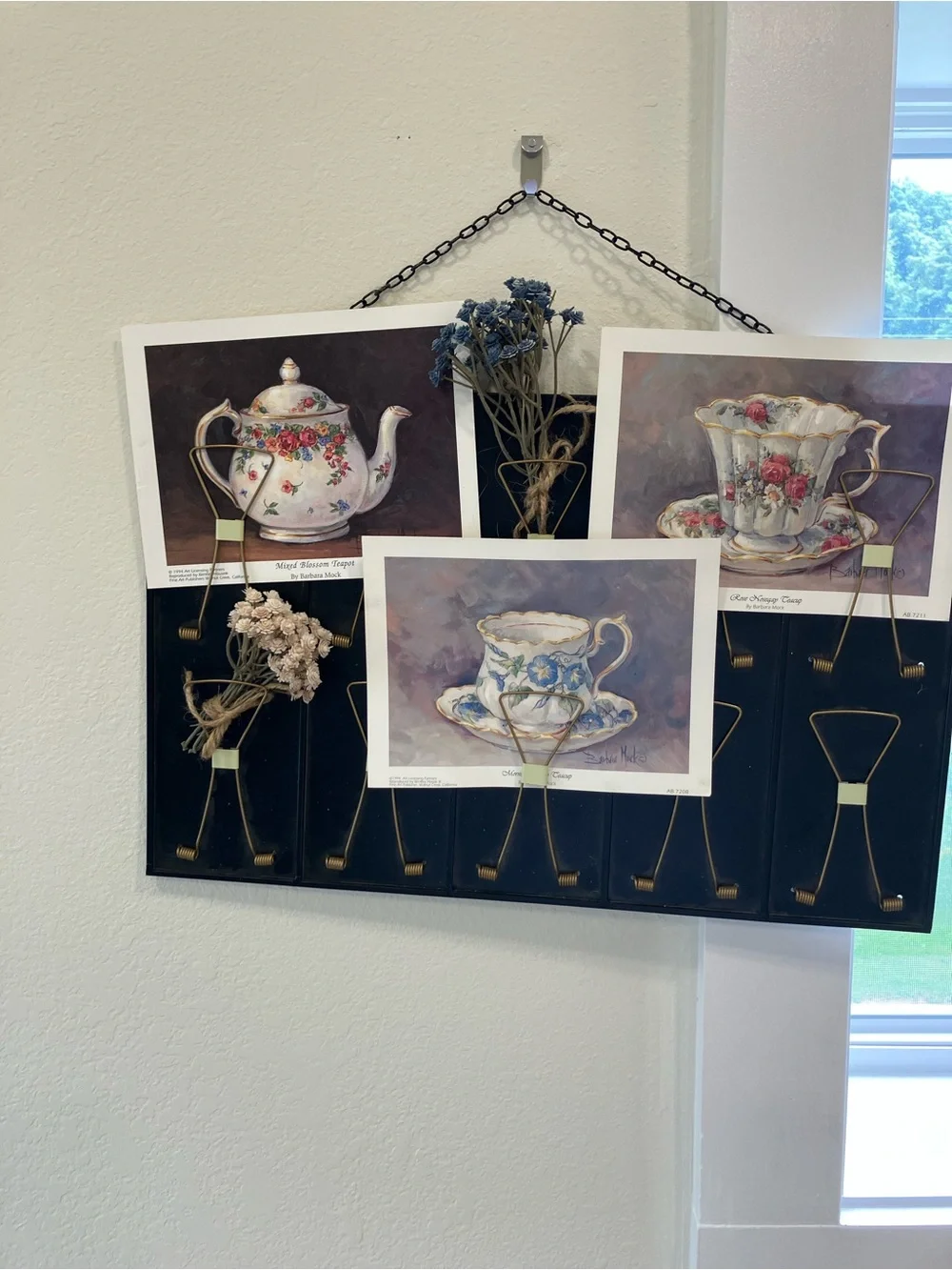 Wall-Mounted Vintage Style Black & Gold Postcard/Photo Holder